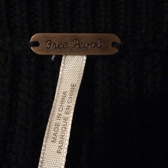 NWT Free People Oversized Black Sweater. Size S. - Picture 5 of 5